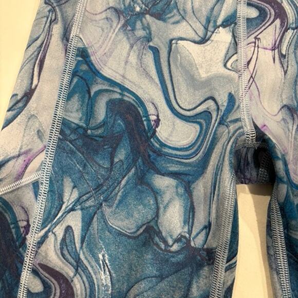 Victoria's Secret On Point Flow High-Rise Monochrome Biker Shorts | Womens Sz 2 - Picture 8 of 12